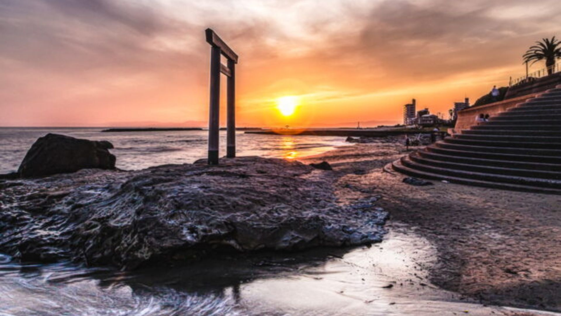 Port townscapes and coastal scenery on the Chita Peninsula