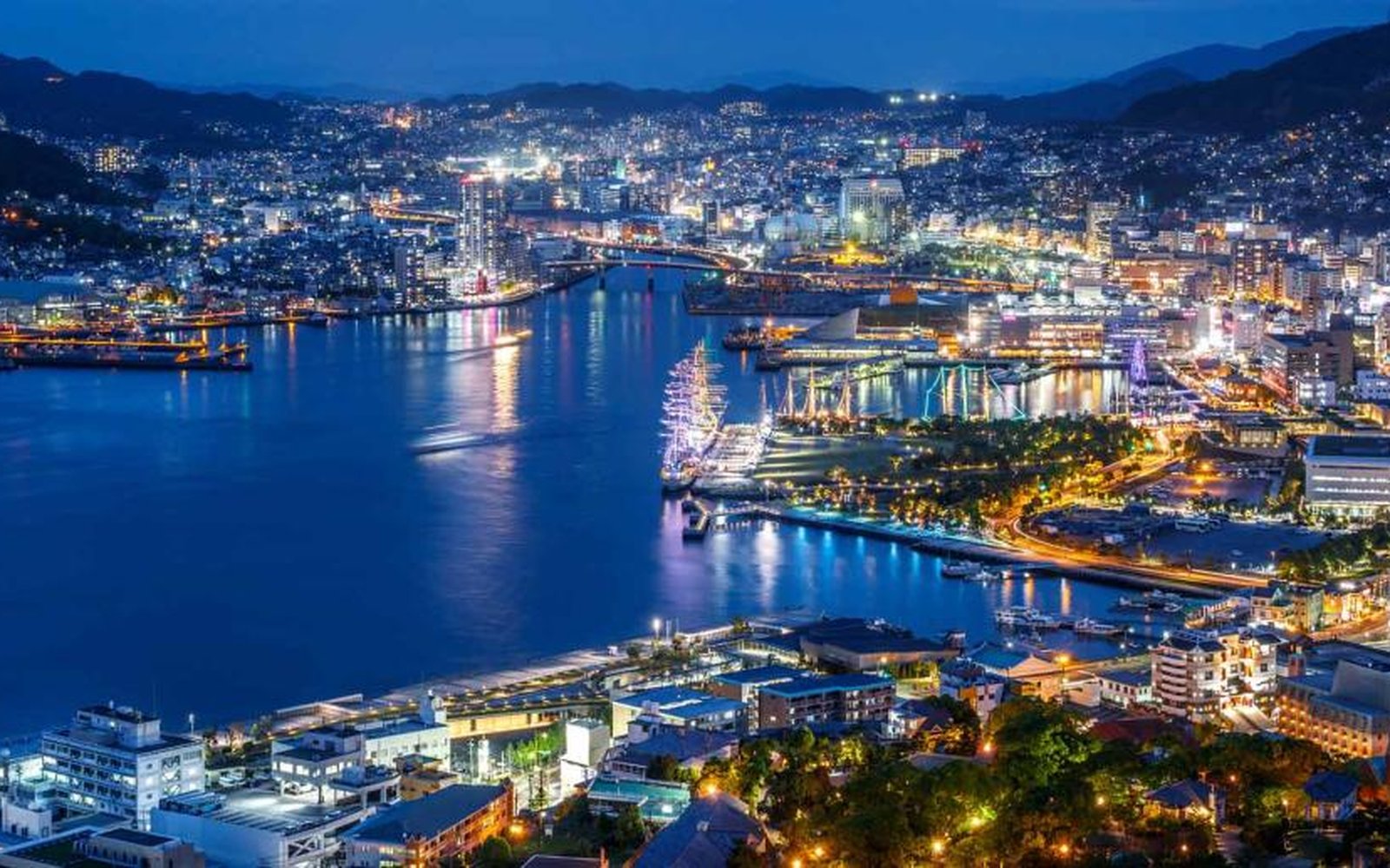 Townscapes and sightseeing spots in Nagasaki