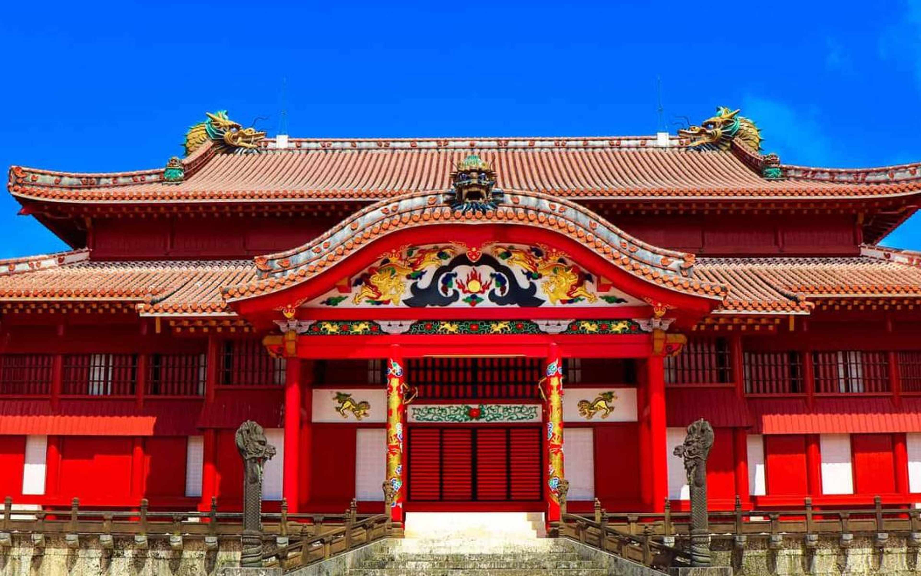 The main hall of a red-lacquered castle